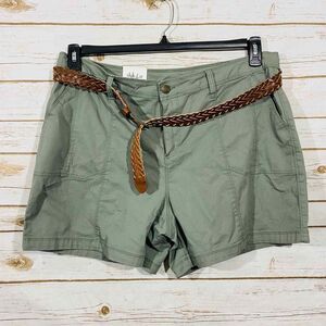 Style & Co Women's SZ 16 Shorts Chinos Green Belted Flat Front Pockets Mid-Rise